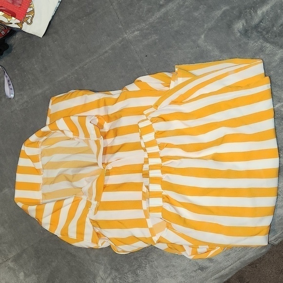 Blouse and Short Set Shein - Picture 3 of 4